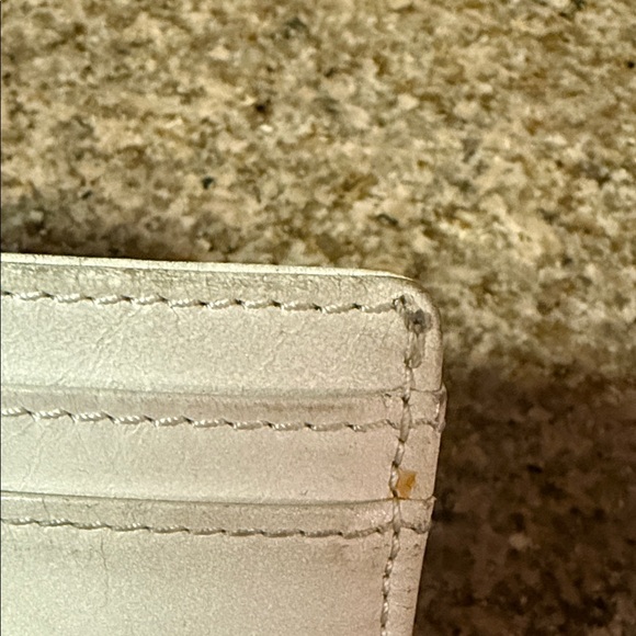 Tory Burch Ivory Leather Card Case with Gold Logo - Picture 9 of 11